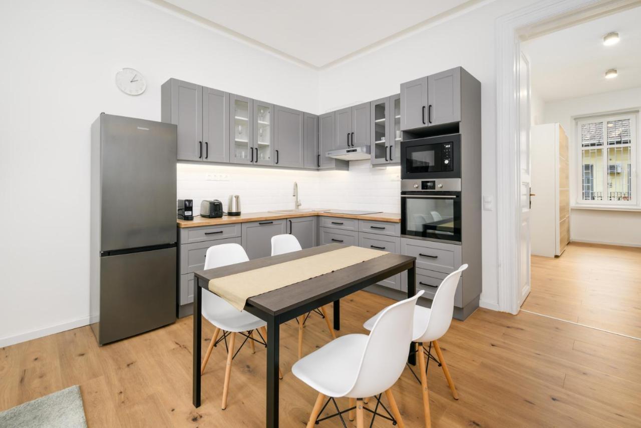 Апартаменты Modern Penthouse In A Century Old Building *